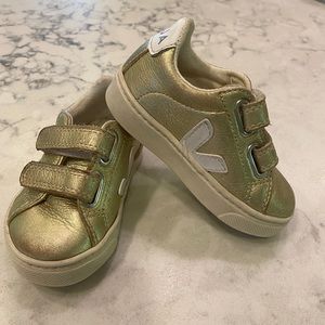 Adorable Veja kids sneakers